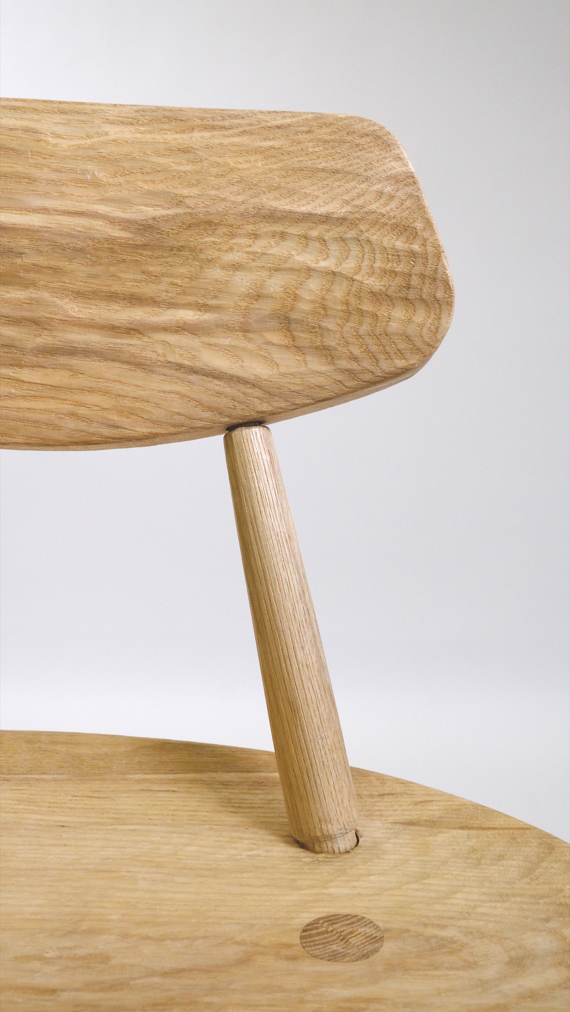 Uzu chair, backrest joint